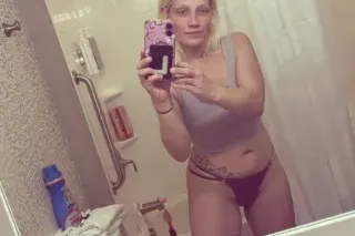 specialzzz on now..get l7 they... - Image 2